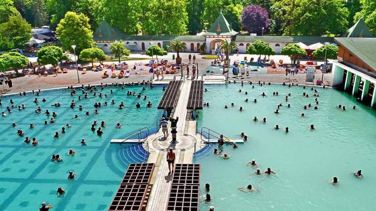 Holiday Apartmanház Harkany Ngoại thất bức ảnh