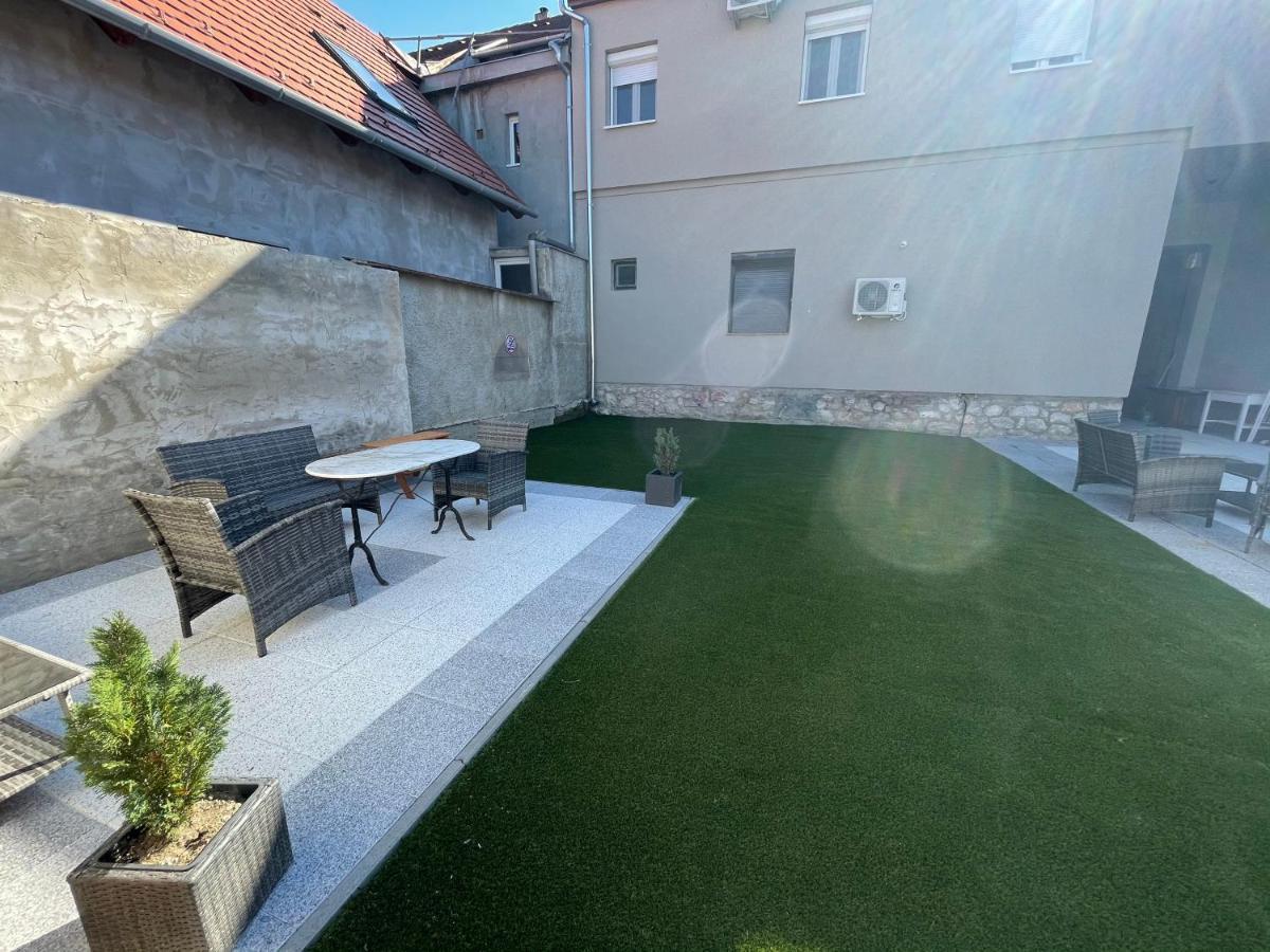 Holiday Apartmanház Harkany Ngoại thất bức ảnh
