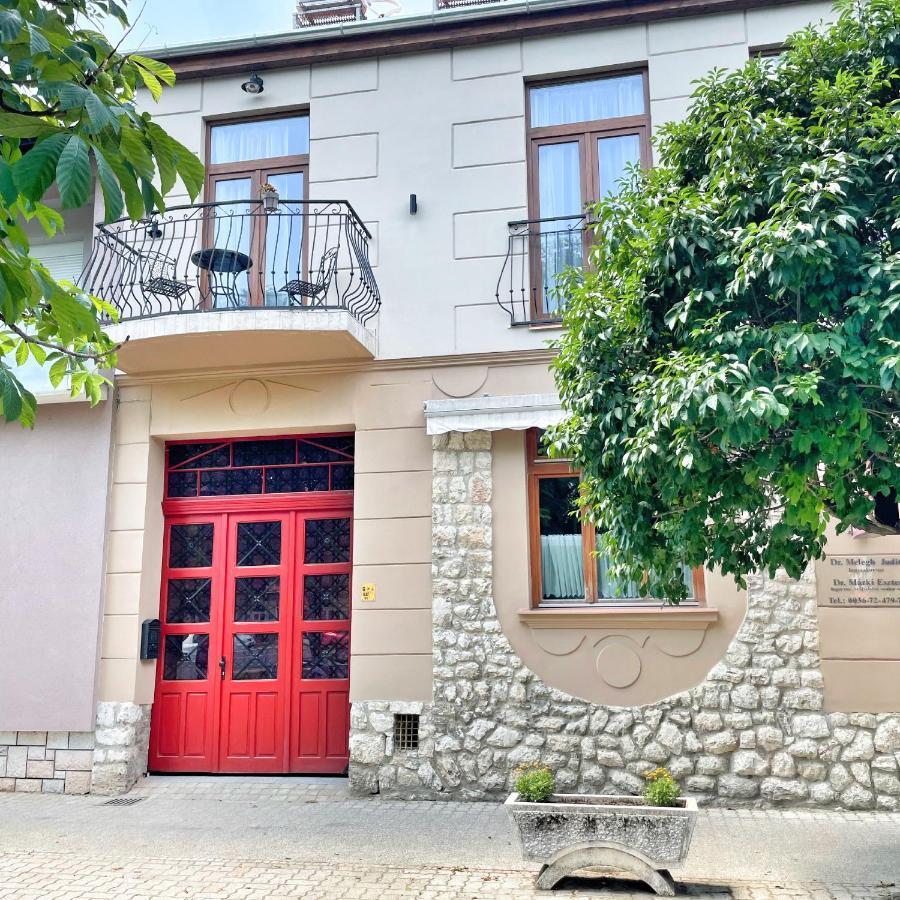 Holiday Apartmanház Harkany Ngoại thất bức ảnh